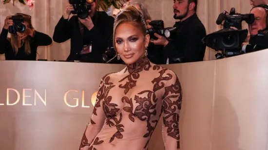 Incident na crvenom tepihu: Jennifer Lopez ponovno na meti kritika zbog pona&scaron;anja