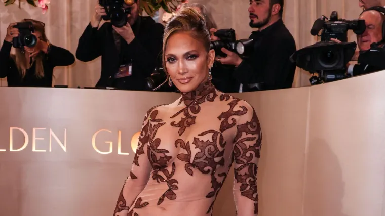 Incident na crvenom tepihu: Jennifer Lopez ponovno na meti kritika zbog pona&scaron;anja