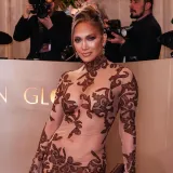 Incident na crvenom tepihu: Jennifer Lopez ponovno na meti kritika zbog pona&scaron;anja
