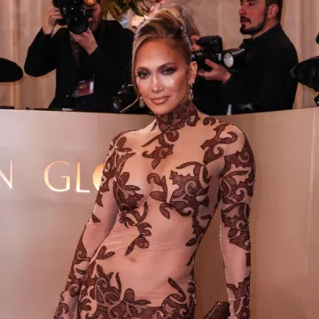 Incident na crvenom tepihu: Jennifer Lopez ponovno na meti kritika zbog pona&scaron;anja