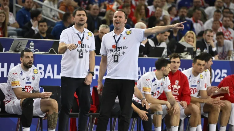 &Scaron;poljarić otkrio Sigurdssonovu tradiciju i gdje se nalazi prije utakmice: 'Dobro je, zima mu je...'