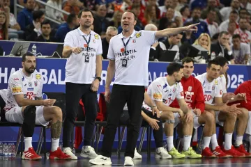 &Scaron;poljarić otkrio Sigurdssonovu tradiciju i gdje se nalazi prije svake utakmice: 'Dobro je, zima mu je...'