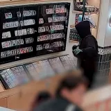 Naoružani lopovi čekićima razbijali vitrine u New Yorku: Kad vidite &scaron;to su ukrali, sve će vam biti jasno