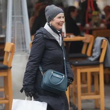 Ponosna do neba: Jadranka Kosor pro&scaron;etala sredi&scaron;tem Zagreba u najdražem dru&scaron;tvu