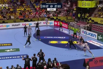 Ovo je bilo bolno! Srna dobio nezgodan udarac u lice dok se lomi utakmica