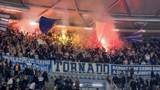 Zaiskrilo u Zadru: Navijači Tornada u&scaron;li u verbalni sukob s delegacijom Crvene zvezde
