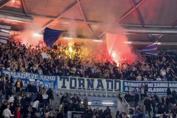 Zaiskrilo u Zadru: Navijači Tornada u&scaron;li u verbalni sukob s delegacijom Crvene zvezde