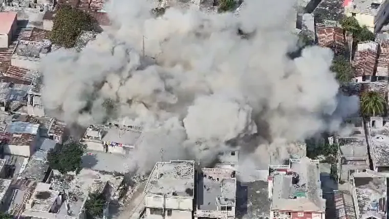 Eksplozije u srcu Haitija: Dronovima sravnili kuće vođe bande, procurila snimka