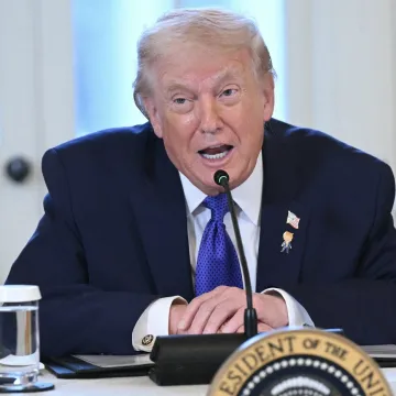 Trump ima novu ideju: 'Vrijeme je za novo vodstvo u Iranu'