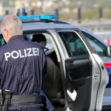 Hrvat (34) poginuo u te&scaron;kom sudaru u Austriji: Poku&scaron;ao pretjecati pa se frontalno zabio u auto