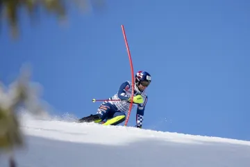 Kolega predvodi hrvatsku flotu na kultnoj stazi: Uživo pratimo prvu vožnju