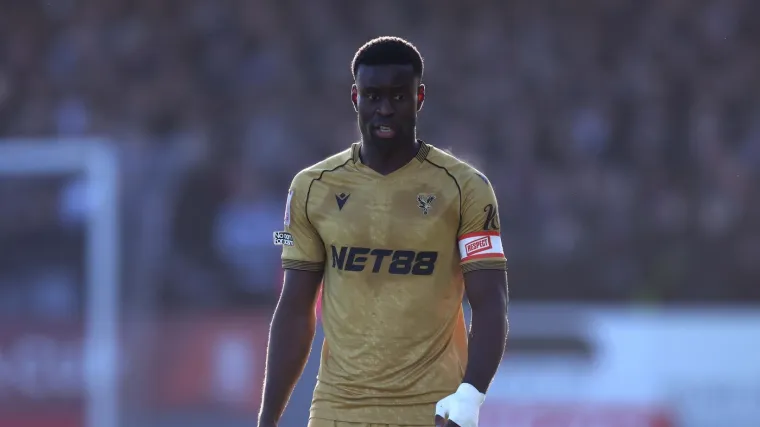 Zvijezda Premier lige morala kružiti iznad grada pri dolasku na liječnički