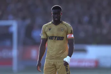 Zvijezda Premier lige morala kružiti iznad grada pri dolasku na liječnički