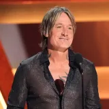 Tinta na papirima za razvod se nije ni osu&scaron;ila, a Keith Urban već živi s 32 godine mlađom