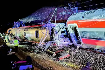 U sudaru vlakova petero mrtvih, spa&scaron;avanje jo&scaron; traje: &Scaron;ire se dramatične fotografije