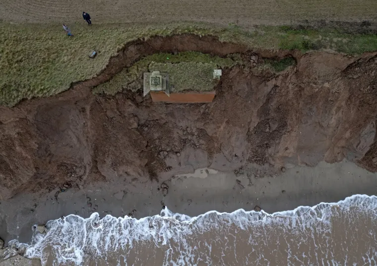 Nuklearni bunker visi s litice, uskoro će se uru&scaron;iti? 'Ostalo mu je samo nekoliko dana'