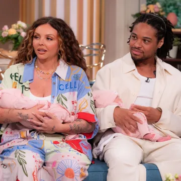 Usred te&scaron;ke dijagnoze: Poznati par prekinuo dok se bore za zdravlje svojih osmomjesečnih kćeri