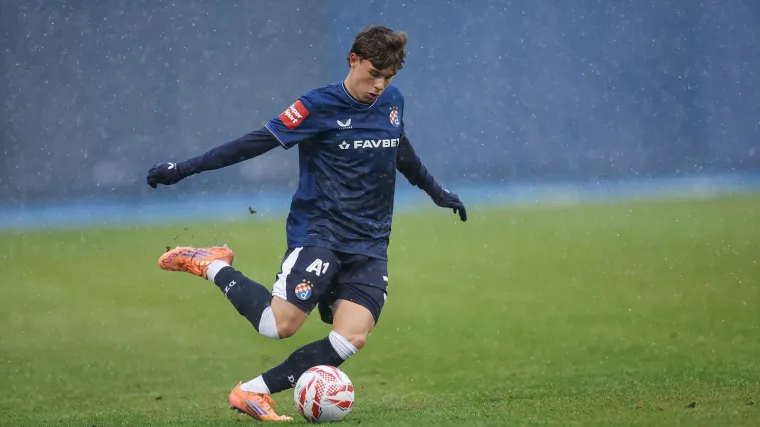 Noa Mikić konkurira za odlučujuću utakmicu Dinama u Europskoj ligi