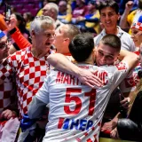 Thompsonova pjesma nije bila ni uvr&scaron;tena na playlistu: Evo &scaron;to se stvarno valja iza brda