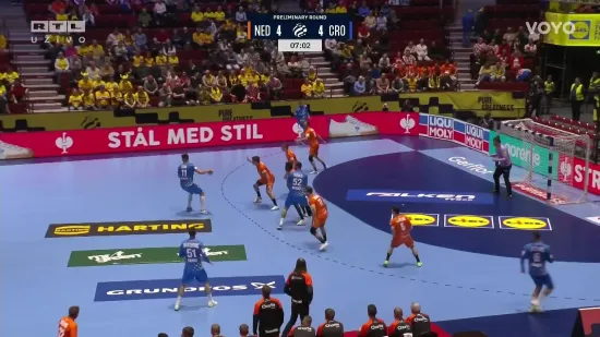 Trenutak koji je zaledio klupu Hrvatske, svi su se primili za glavu