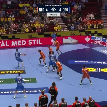 Trenutak koji je zaledio klupu Hrvatske, svi su se primili za glavu