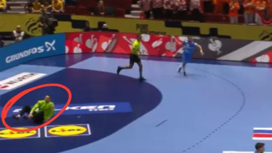 Trenutak koji je zaledio klupu Hrvatske, svi su se primili za glavu