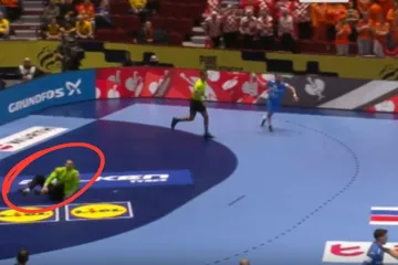 Trenutak koji je zaledio klupu Hrvatske, svi su se primili za glavu