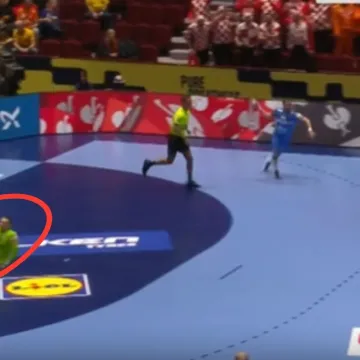 Ovakvoga ga trebamo: Borbeni Srna ukrao loptu najopasnijem Nizozemcu i sjajno zabio na drugoj strani