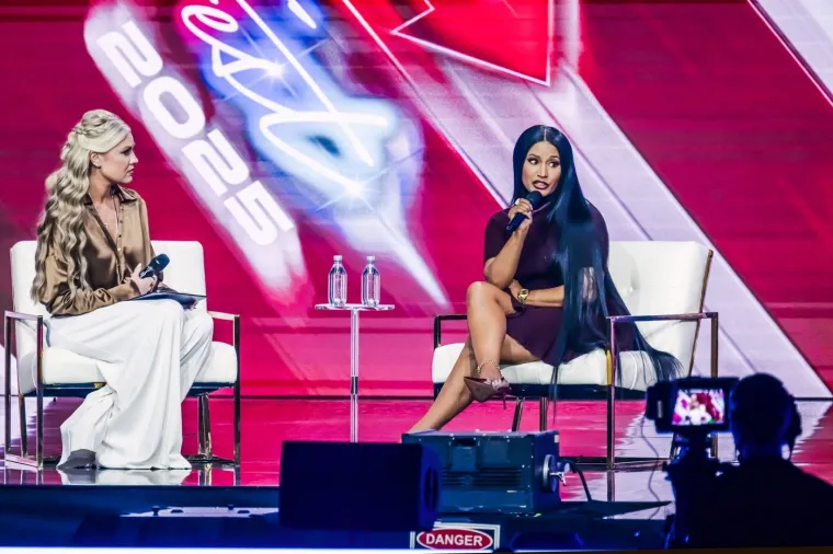 &Scaron;to se događa s Nicki Minaj? Dramatičan politički obrat natjerao ju da obri&scaron;e dru&scaron;tvene mreže