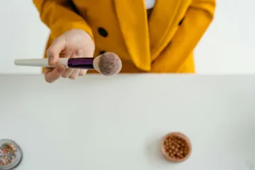 Kako pravilno čistiti četkice za &scaron;minku: Detaljan vodič za brigu o priboru i zdravlju kože