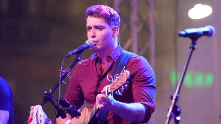 Jure Brkljača zavr&scaron;io u bolnici: Pjevač se javio iz kreveta i poručio &lsquo;Poželite mi sreću&rsquo;