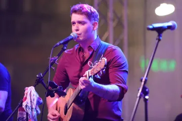 Jure Brkljača zavr&scaron;io u bolnici: Pjevač se javio iz kreveta i poručio &lsquo;Poželite mi sreću&rsquo;