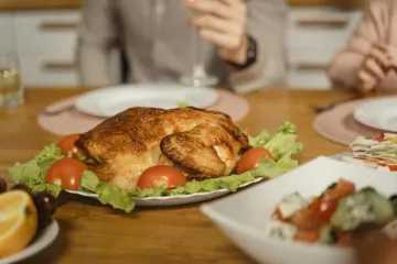 Kako pripremiti sočnu piletinu? Pet vrhunskih kuhara se slaže, ključan je jedan sastojak