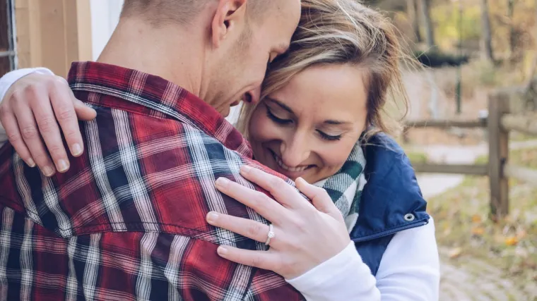 Međunarodni je dan zagrljaja: Ova četiri horoskopska znaka to rade najljep&scaron;e i najčvr&scaron;će