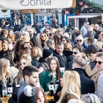 Raskrinkali 'tajnu' bogatstva u Zagrebu: 'Ke&scaron;om kupuju Porschee i stanove, odakle lova?!'