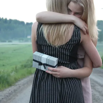 Slavimo Međunarodni dan zagrljaja! Horoskop vam otkriva kome trebate pružiti onaj istinski