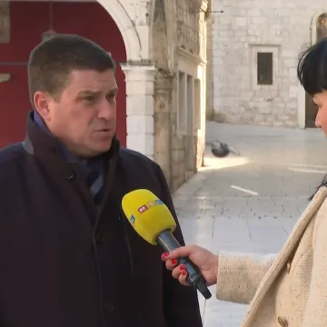 U &Scaron;ibenik stižu novi autobusi, građani će se voziti za 1 euro: Ministar Butković otkrio detalje