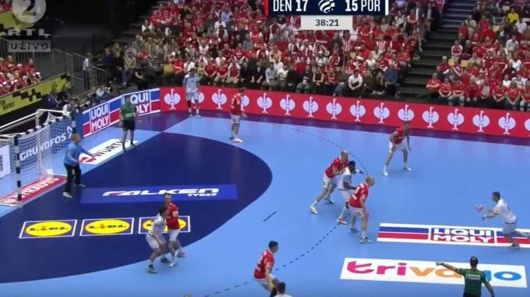 Portugalski 'bombarder' stra&scaron;no pogodio pokraj Nielsena pa dobio žestoko u glavu