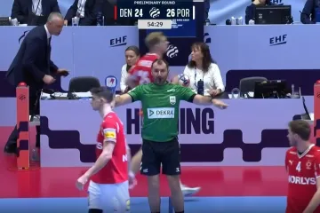 Crnogorski suci izazvali smijeh na velikoj utakmici: Jedan obja&scaron;njava, drugi nema vremena čekati