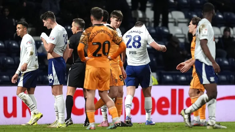 Crnogorski napadač opet pocrvenio: Nakon Suareza 'glumio' i Zidanea