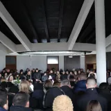 Pokopan legendarni Mladen Bartolović, na pogrebu snimljen i biv&scaron;i ministar