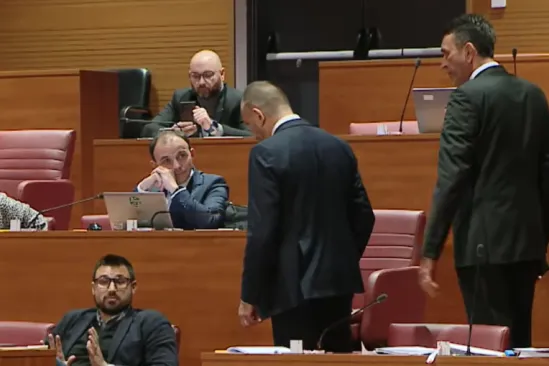 Na rubu fizičkog obračuna! Zekanović poludio i pri&scaron;ao Možemovcu: 'Gov*ari s ljevice...'