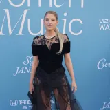 Slavna pjevačica dobila kćer uz pomoć surogat majke: Zasuli je negativnim komentarima