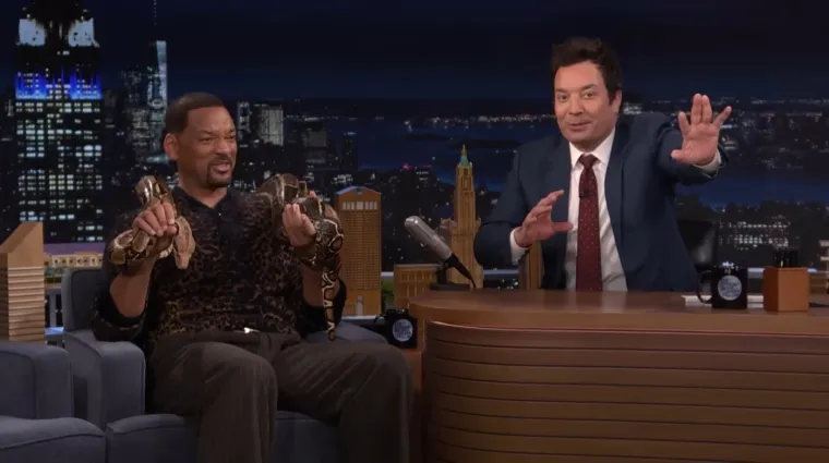 Willa Smitha natjerali da drži udava oko vrata: Njegova reakcija postala viralna