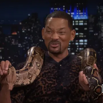 Willa Smitha natjerali da drži udava oko vrata: Njegova reakcija postala viralna