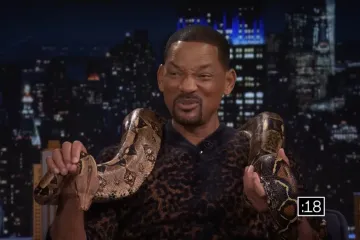 Willa Smitha natjerali da drži udava oko vrata: Njegova reakcija postala viralna