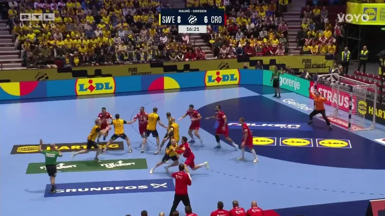 Kuzma nam treba! Pogledajte kako je uhvatio živu loptu &scaron;vedskom bombarderu