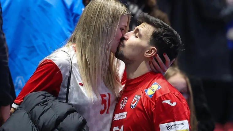 Najljep&scaron;a scena večeri u Malmou: Kapetan Hrvatske poraz zaboravio u zagrljaju supruge