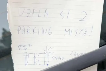 Mu&scaron;karac ostavio nepoznatoj ženi uputstva za parkiranje: Dobročinitelj ili stalker?