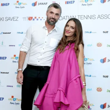 Snježna bajka obitelji Ivani&scaron;ević: Supružnici pokazali kako uživaju na luksuznom odmoru